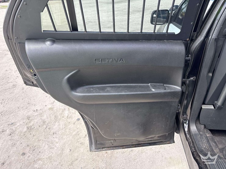 2017-ford-explorer-image-23