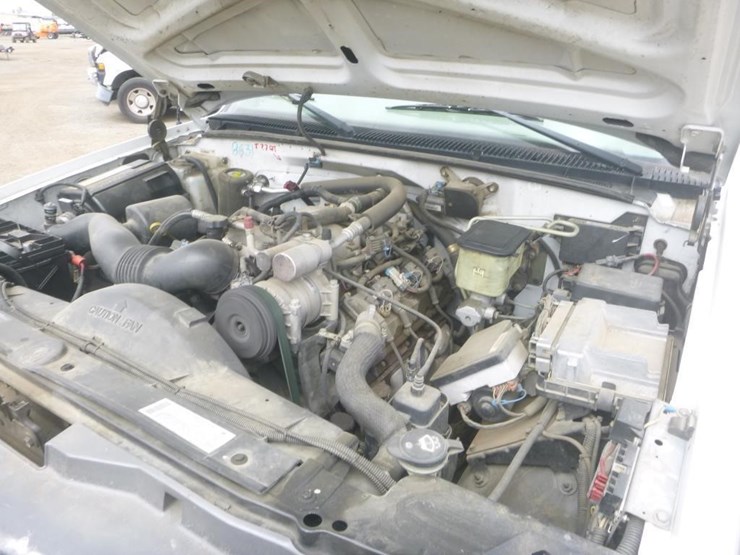 2002-chevrolet-3500-image-23