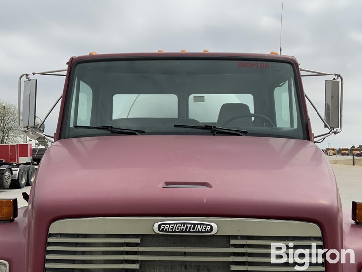 2001-freightliner-fl70-image-13