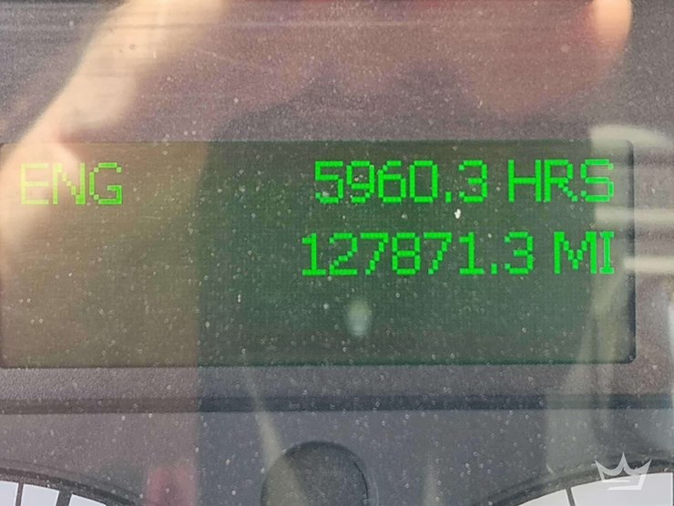 2016-freightliner-m2-106-image-5