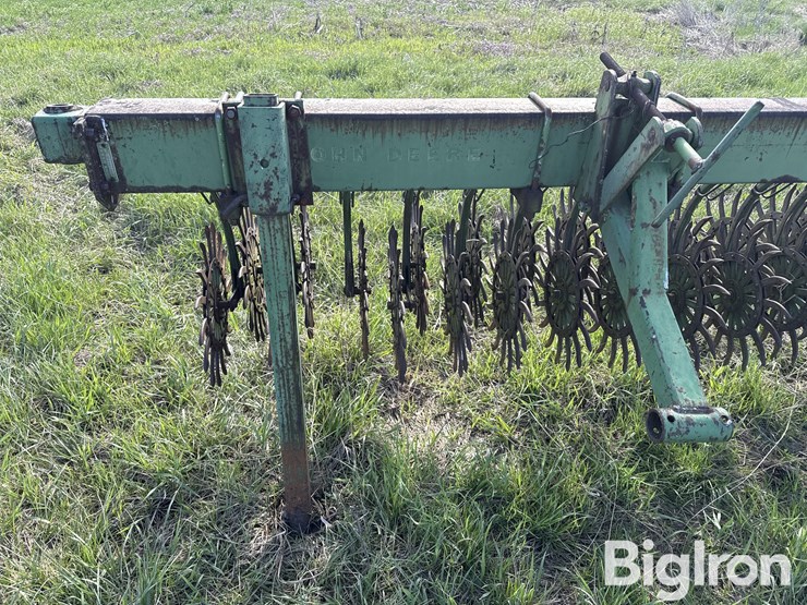 john-deere-400-image-11