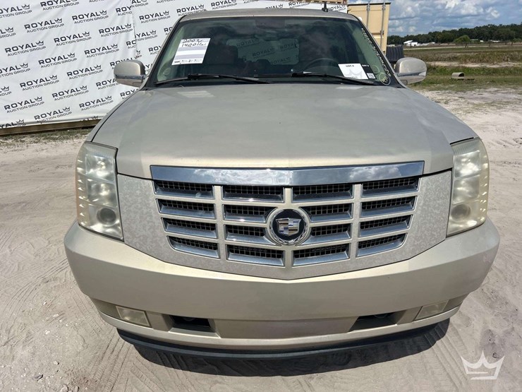 2007-cadillac-escalade-image-24