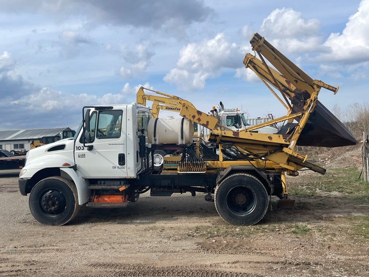 #4020-•-2004-international-truck-with-tree-spade-(has-wi-title)-image-8