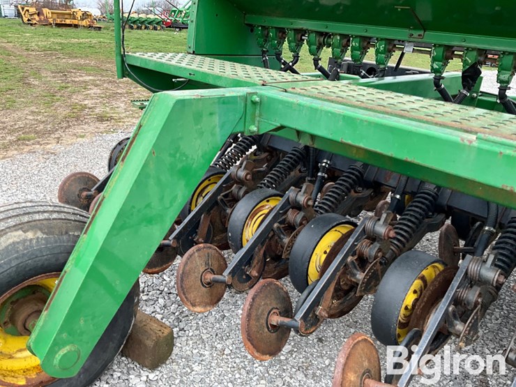 john-deere-750-image-16