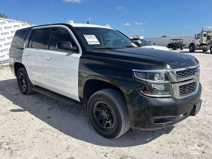 2019-chevrolet-tahoe-image-2