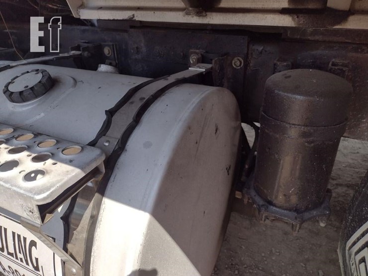 1999-kenworth-t800-image-19