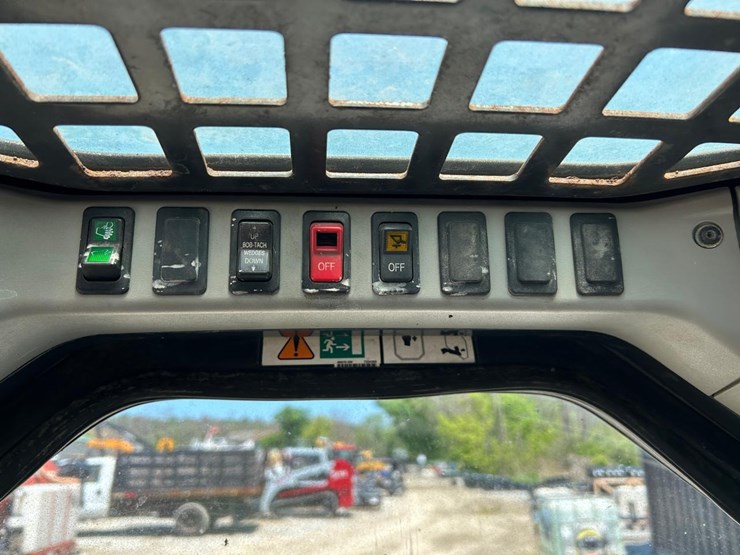 bobcat-s300-image-22