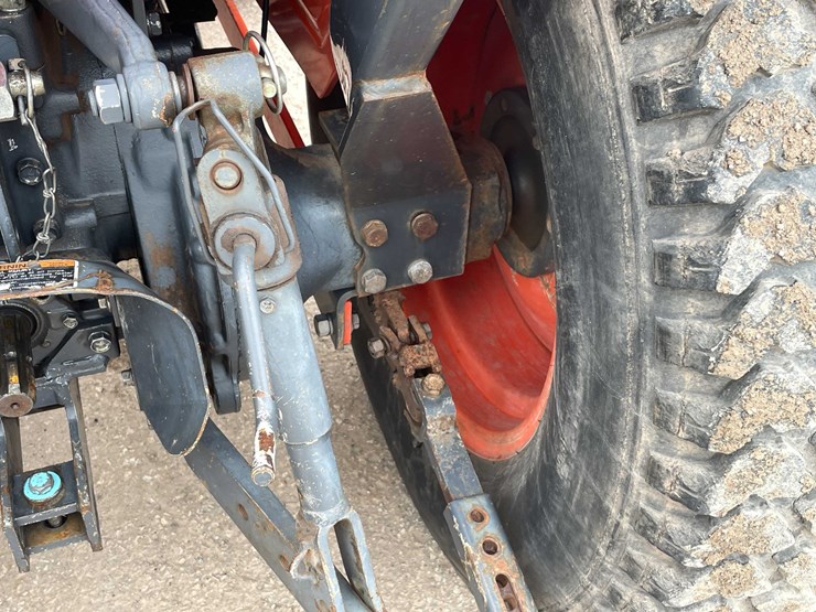 #4056-•-kubota-tractor-image-23