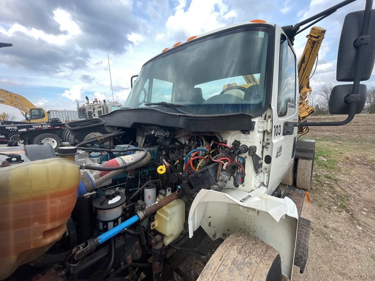 #4020-•-2004-international-truck-with-tree-spade-(has-wi-title)-image-96