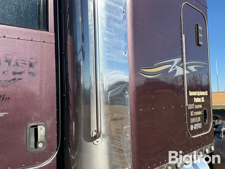 2010-peterbilt-388-image-13