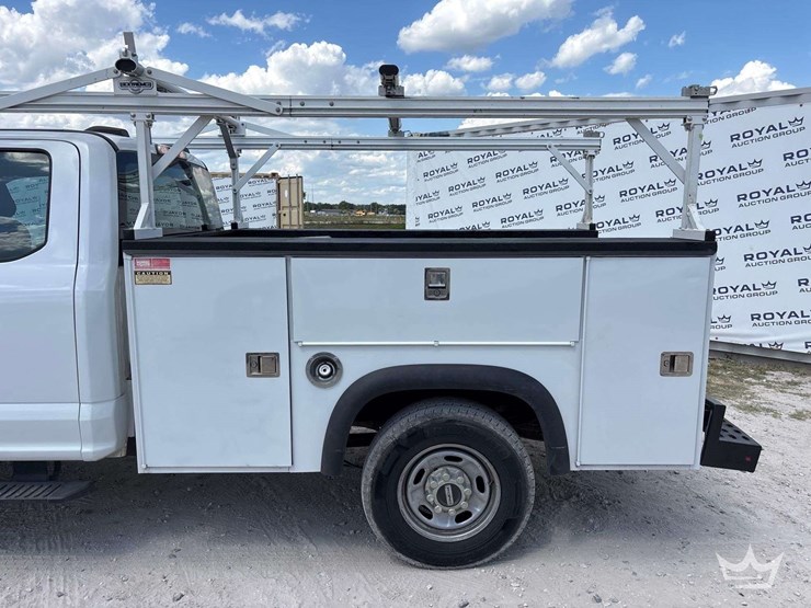 2021-ford-f250-image-8