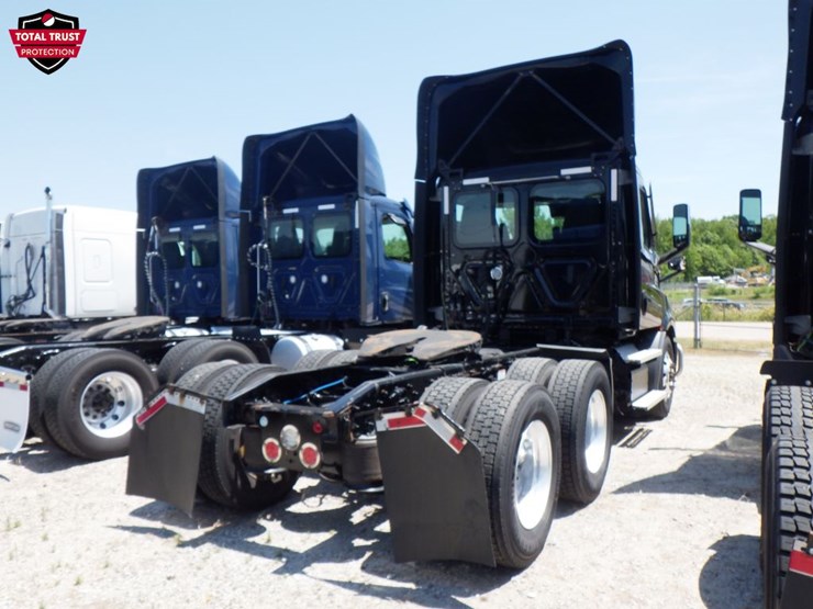 2022-freightliner-cascadia-116-image-7