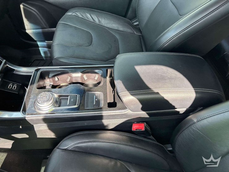 2019-ford-edge-image-15
