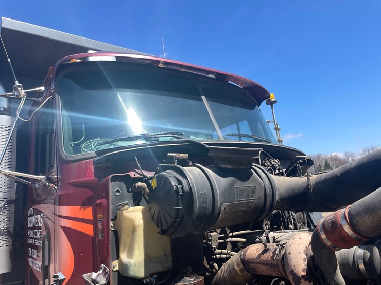 #4013-•-2000-quad-axle-mack-dump-truck-(has-wi-title)-image-137