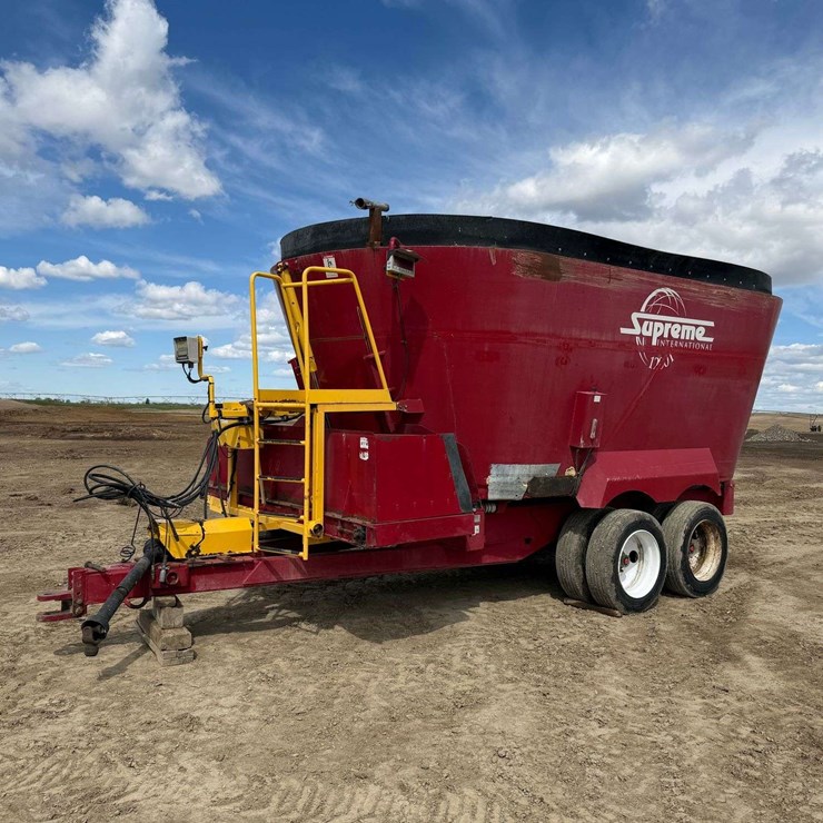 Supreme 1200T Feed Mixer - Othello, WA