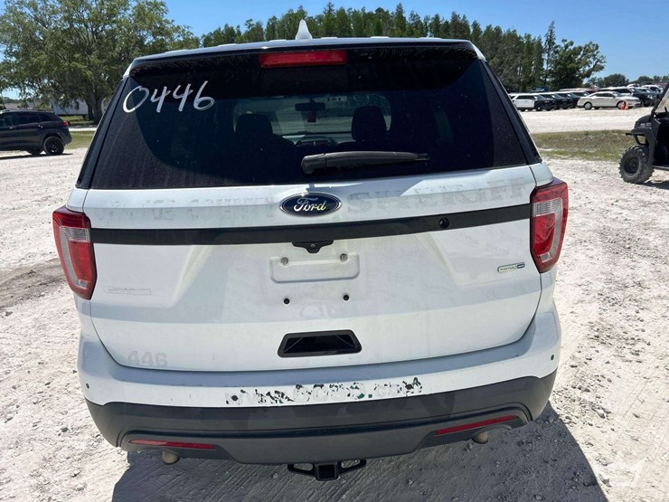 2016-ford-explorer-image-28