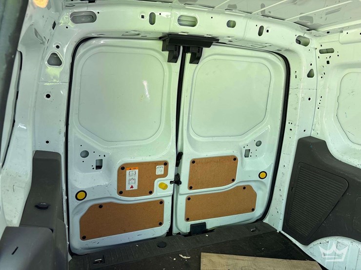 2021-ford-transit-connect-image-21
