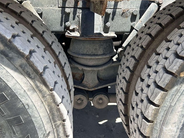 2017-kenworth-t880-image-18
