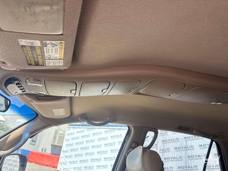 2003-toyota-sequoia-image-16