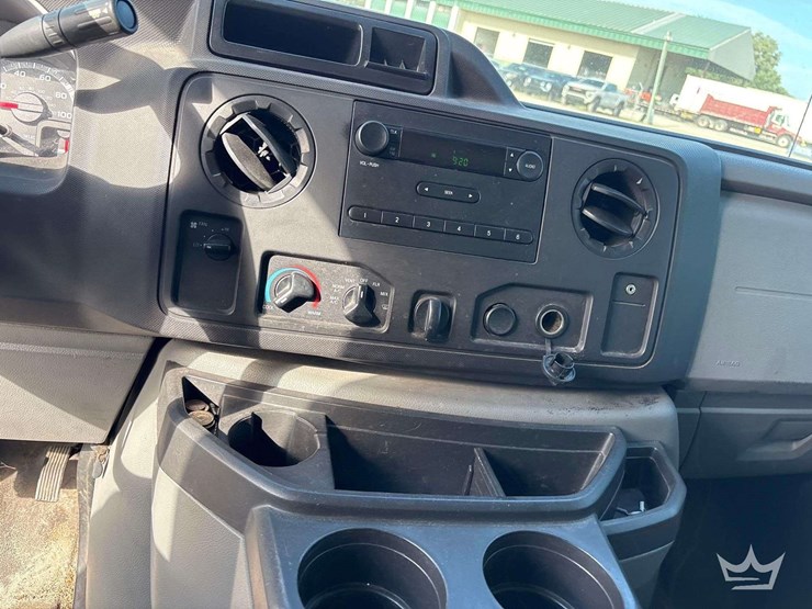 2014-ford-e350-image-15