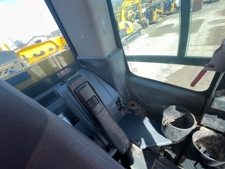 2022-komatsu-pc238us-lc-11-image-68