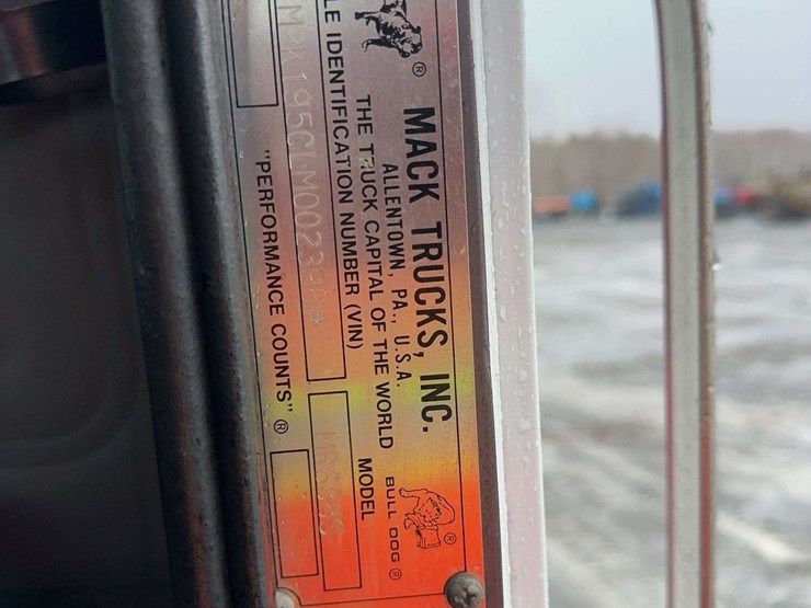 1991-mack-mr688s-image-34