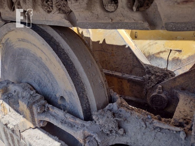 2004-deere-650h-image-16
