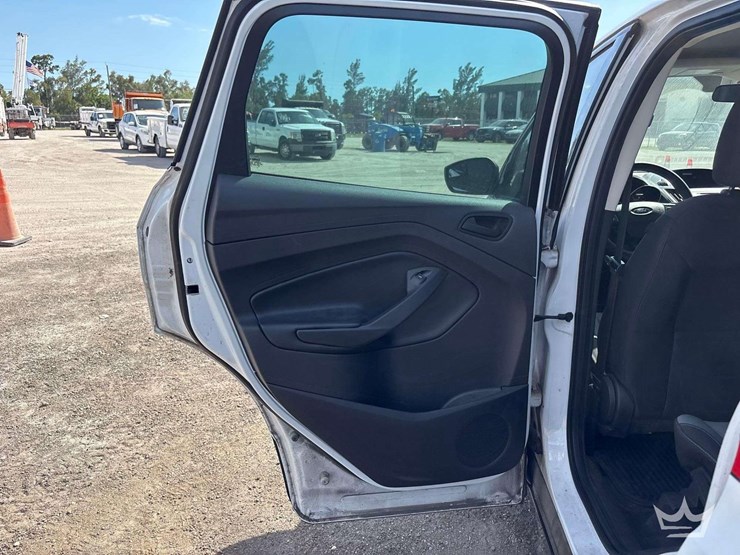 2017-ford-escape-image-19