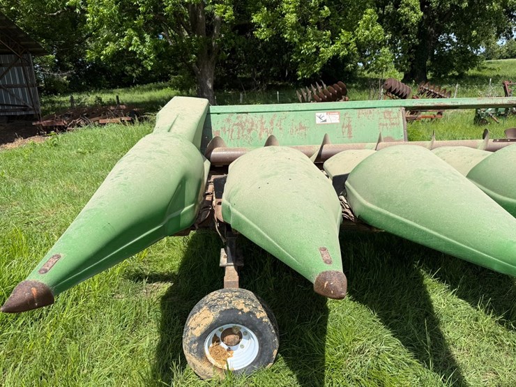john-deere-8-image-24