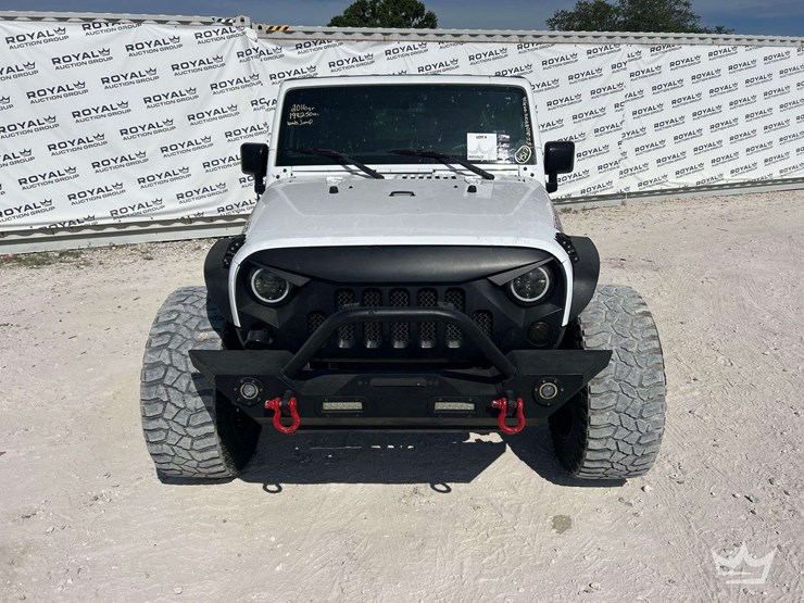 2016-jeep-wrangler-sport-image-23