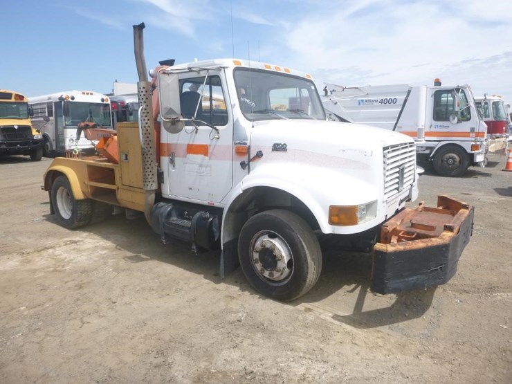 2001-international-4700-image-2
