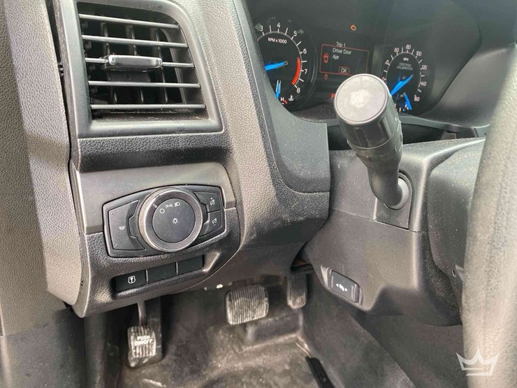 2018-ford-explorer-image-16