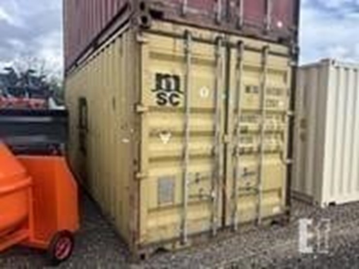 used-20'-shipping-container-image-2
