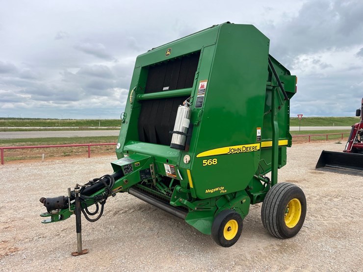 2009-john-deere-568-image-1
