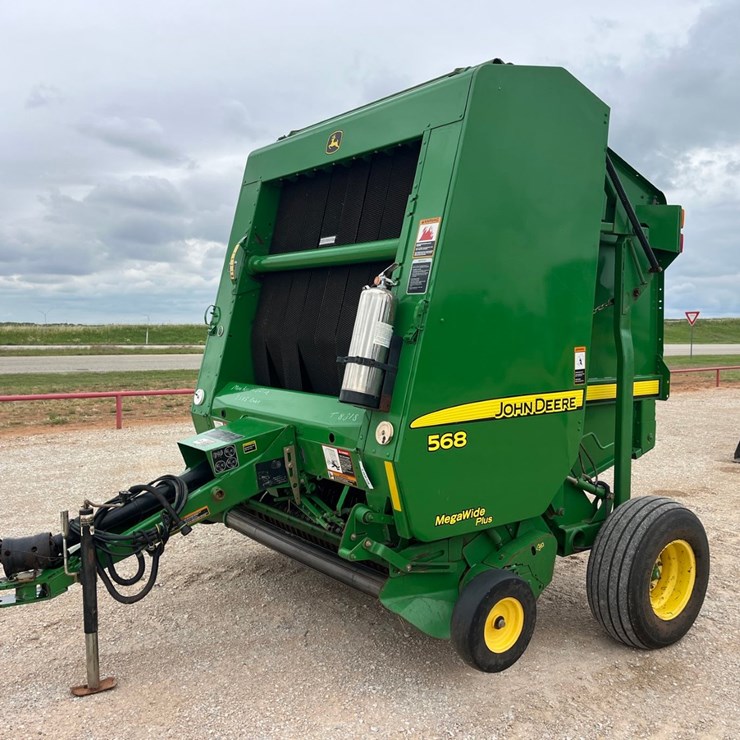 2009 JOHN DEERE 568