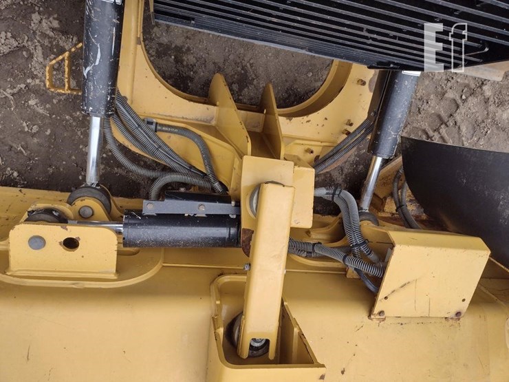2017-caterpillar-d5k2-xl-image-28