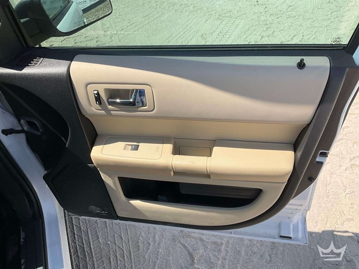 2016-ford-flex-image-28