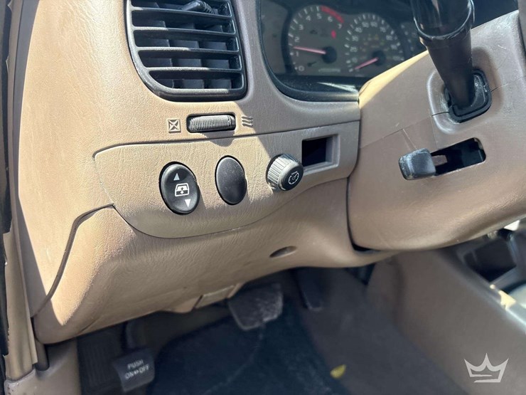 2003-toyota-sequoia-image-23