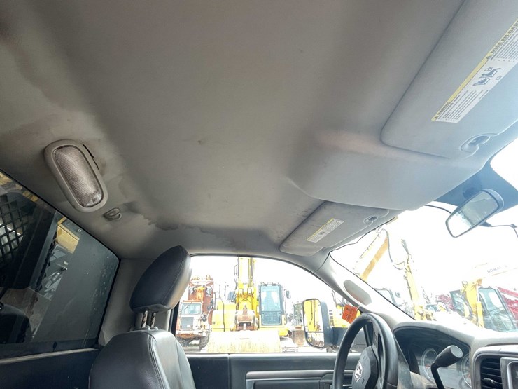 2015-dodge-ram-3500-image-82