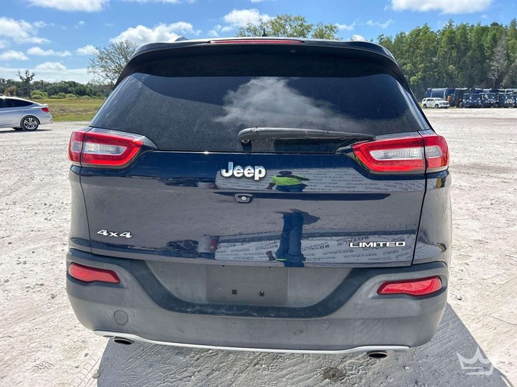 2014-jeep-cherokee-limited-image-23