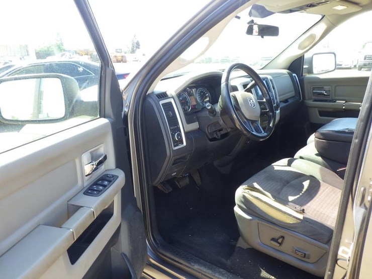 2012-dodge-1500-image-5
