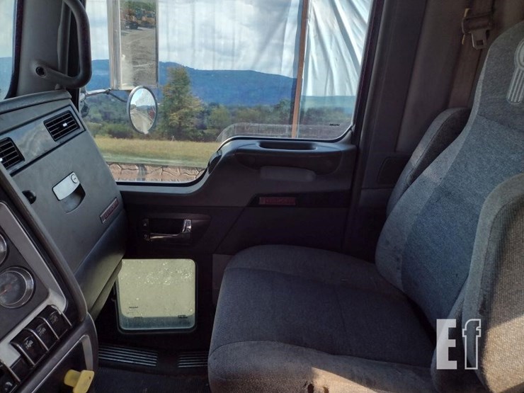 2007-kenworth-w900-image-12