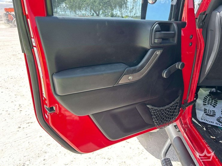 2012-jeep-wrangler-sport-image-11