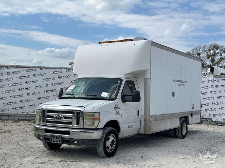 2012-ford-e450-image-1