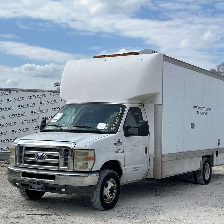2012 FORD E450