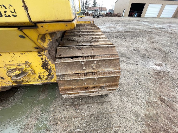 komatsu-d65px-12-image-27
