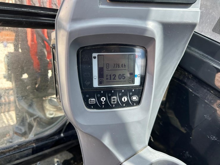 2019-kubota-kx040-4-image-21