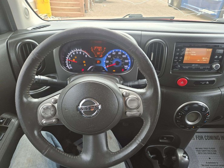 2010-nissan-cube-image-13