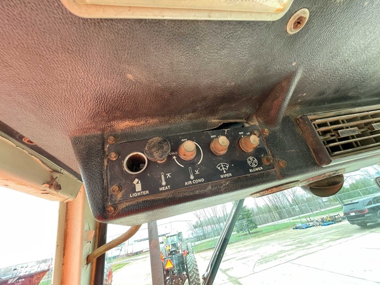 #4067-•-case-2090-tractor-image-93