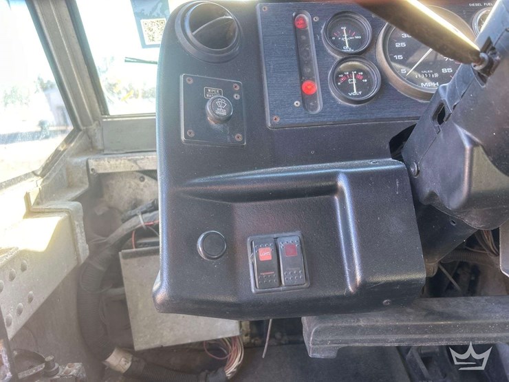 1998-freightliner-mt45-image-16